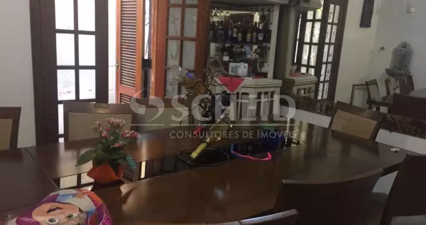 Casa a venda com 1 suíte e 2 vagas no campo grande.