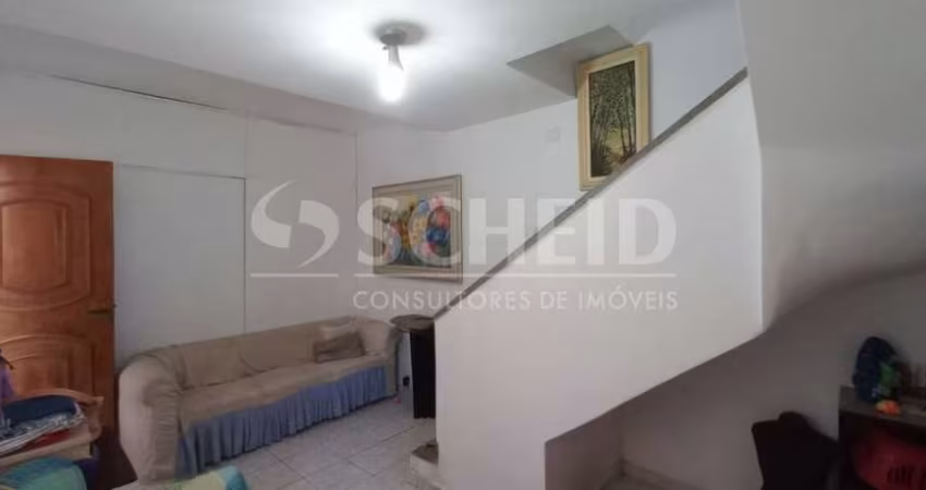 Casa no Campo Grande, 2 dormitórios, 2 banheiros, 2 vagas e quintal.