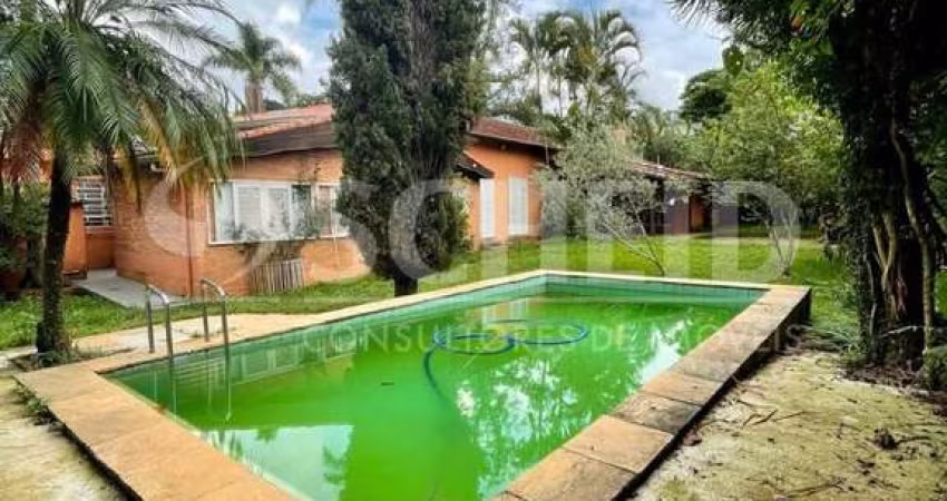 Casa térrea à venda no Alto da Boa Vista com 4 quartos 1 suíte com closet piscina 3 vagas p/carros