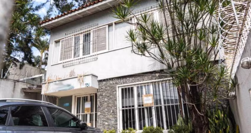 Imóvel Comercial com 6 Quartos/Salas e 4 banheiros para Alugar, 160 m² por R$ 9.800/Mês