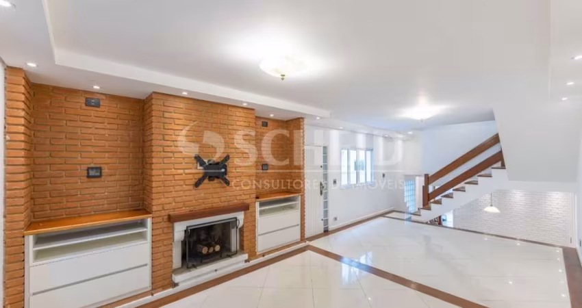 Casa tipo para venda com 3 quartos, 215m²