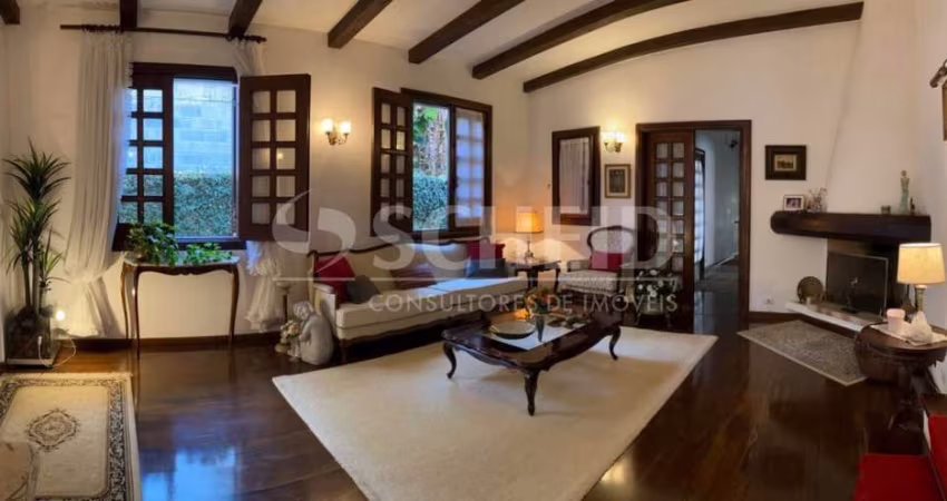 Casa térrea em condomínio próximo a represa do Guarapiranga.