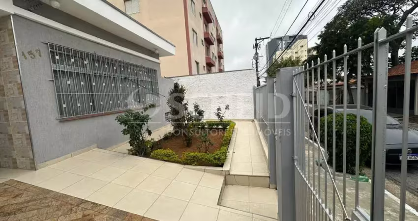 Casa térrea com terreno de 500m² com  02 dormitórios e cozinha  grandes, quintal e edicula