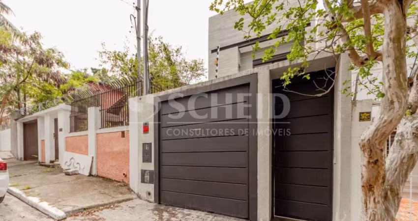 Casa á Venda no Campo Belo com 136m², 3 quartos sendo 1 suíte, 3 vagas.
