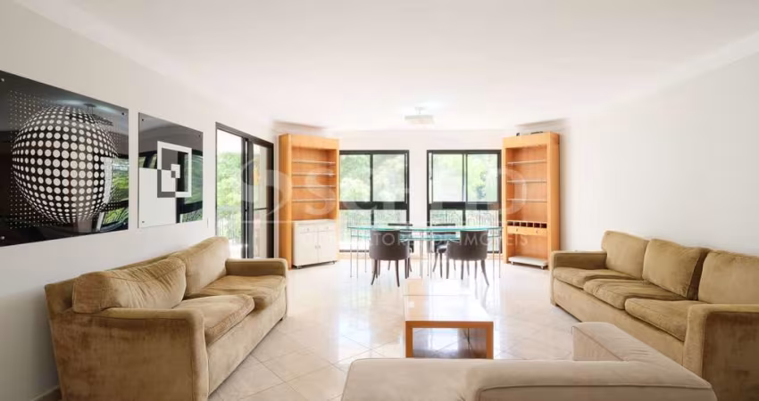 Apartamento á Venda no Jardim Marajoara com 309m², 4 quartos sendo 4 suítes, 5 vagas.