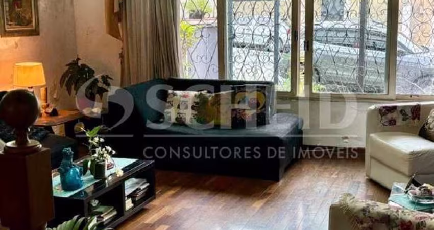 Casa à venda no Campo Belo com 3 quartos sendo 1 suíte e 4 vagas de garagem