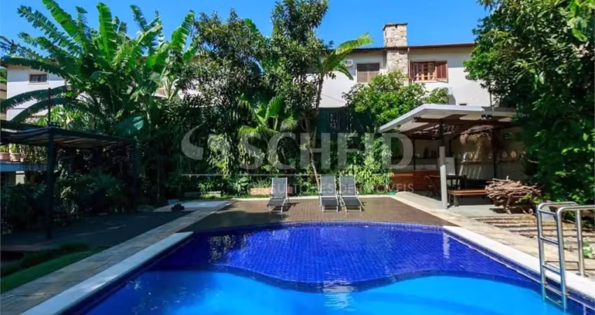 BROOKLIN VELHO  - CASA TÉRREA COM PISCINA E 1400m² de TERRENO COM 8 VAGAS DE GARAGEM