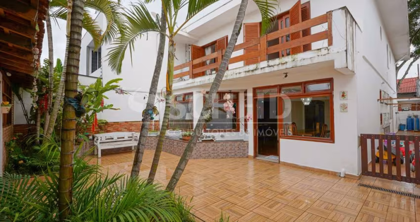 Casa a venda de 315,00m² útil, com 4 quartos e 5 vagas, no Jardim Prudência.