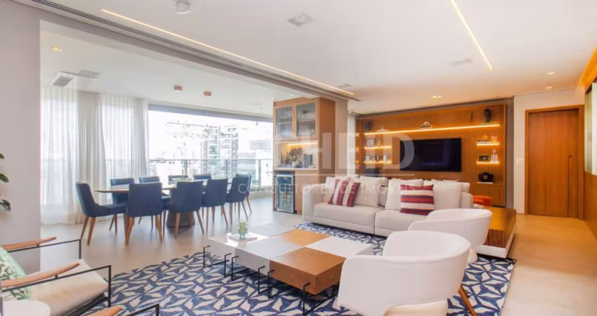 Apartamento à venda no Habitarte Brooklin, 189m² 3 suítes 3 vagas Mobiliado!
