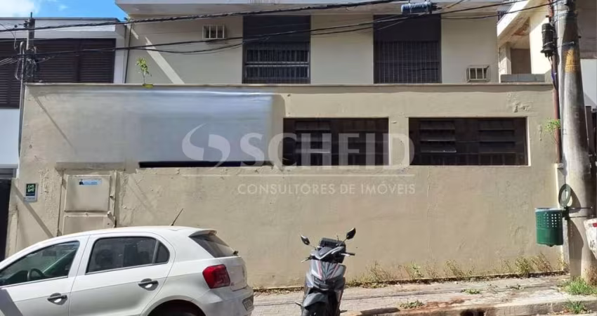 Casa à Venda na Chácara Santo Antônio com 303m², 4 salas e 4 banheiros
