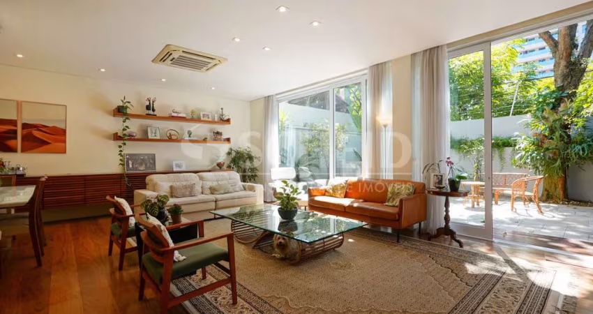 Casa de Condomínio no Campo Belo. 4 quartos, 3 suítes e  5 Vagas de Garagem
