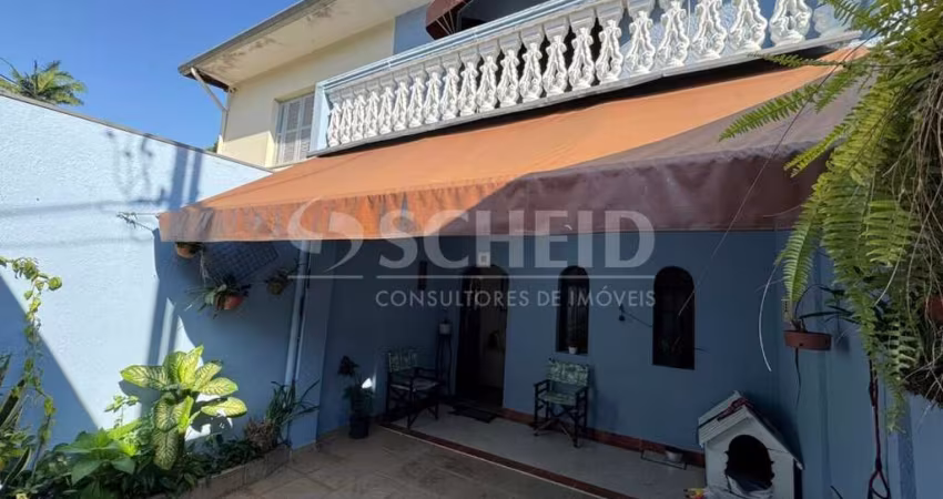SOBRADO DE VILA EM RUA FECHADA COM 140M2 - 3 DORMS - 2 SACADAS - PRÓXIMO AO COLÉGIO SANTA MARIA