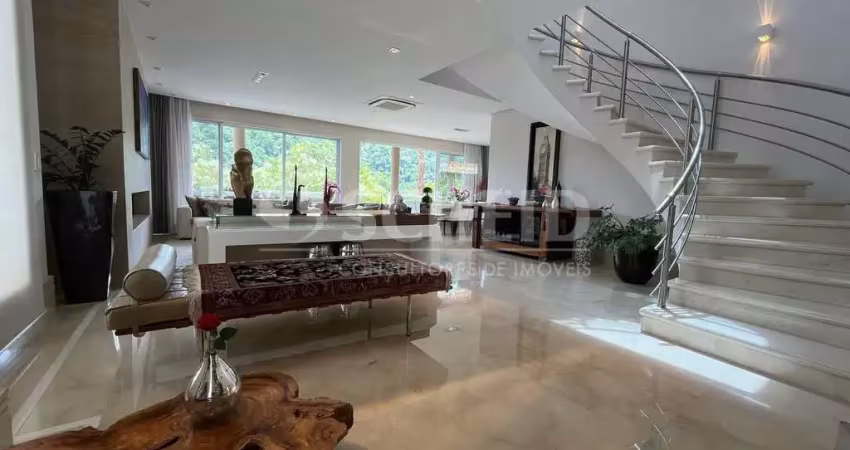 Casa de Luxo à Venda em Alphaville com 05 suítes e 05 vagas