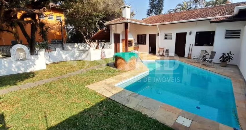 Terreno com edícula e piscina no Bolsão de Interlagos