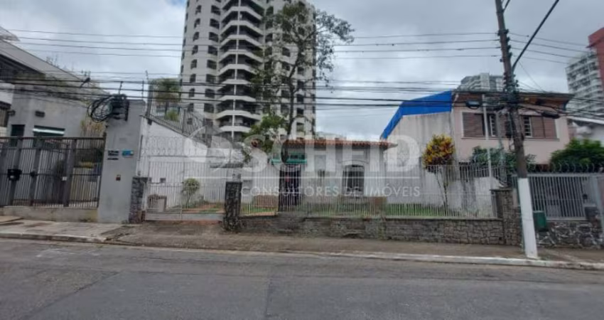 Casa Térrea para Locação no Alto da Boa Vista, 5 Salas, 3 Banheiros, Quintal, 2 Vagas, Perto Metrô