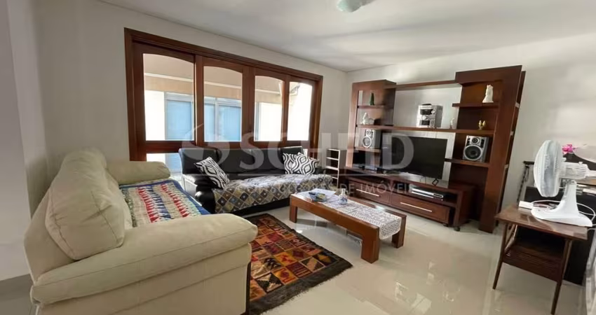 Alto da Boa Vista -casa reformada com  3 Dormitórios, 3 Vagas e Ótima Localização