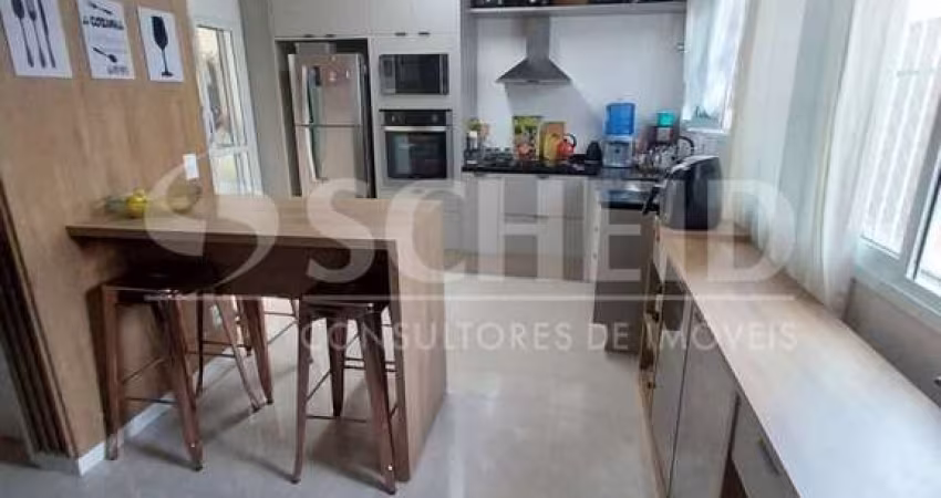 casa em condomínio , a venda , 03 quartos  sendo 1 suíte, 2 vagas .