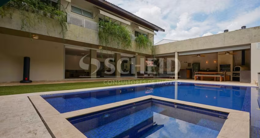Casa reformada com 4 suítes e área externa no Jardim Guedala
