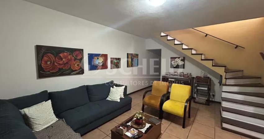 Casa à venda com 03 dormitórios e 02 vagas no Jardim Ubirajara