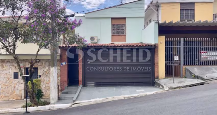 Casa á Venda no Brooklin com 157m², 3 quartos sendo 1 suíte, 4 vagas.