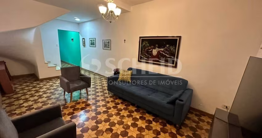 SOBRADÃO COM ENTRADA LATERAL EM EXCELENTE LOCALIZAÇÃO NO CAMPO GRANDE
