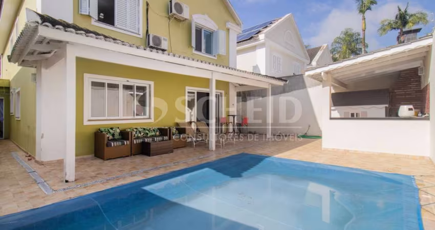 Casa a venda em condomínio fechado, segurança privada 24h no Bairro Alto da Boa Vista!
