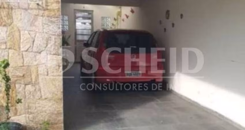 portunidade no Jardim Marajoara! Casa à Venda com Edícula nos Fundos