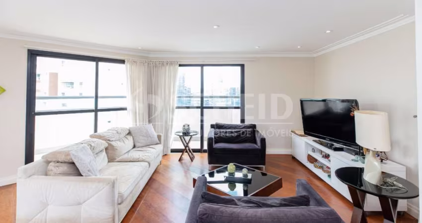 Cobertura á Venda no Alto da Boa Vista com 205m², 5 quartos sendo 3 suítes, 3 vagas.