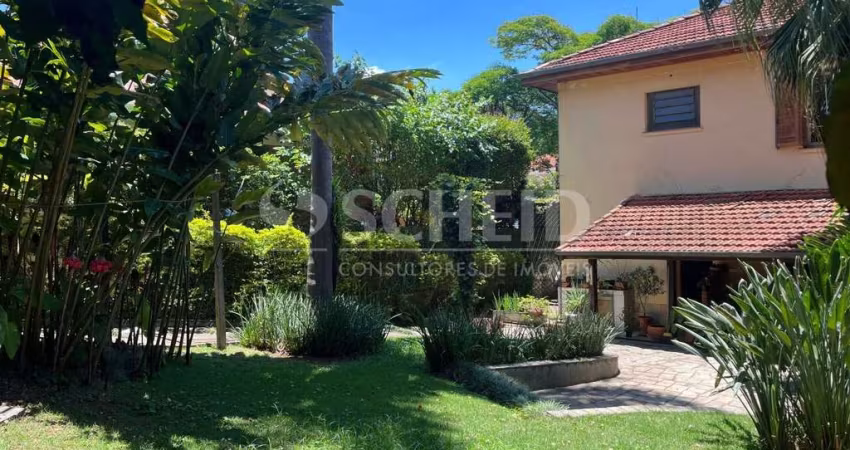 Casa à venda no Jardim Petrópolis, 3 quartos e 3 vagas.