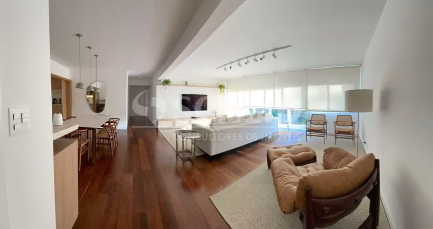 Apartamento totalmente reformado com 4 quartos no Alto da Boa Vista