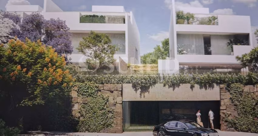 Casa em condomínio com 777m², 4 quartos, 4 suítes, 4 vagas, exclusivo com rooftop gourmet e piscina.