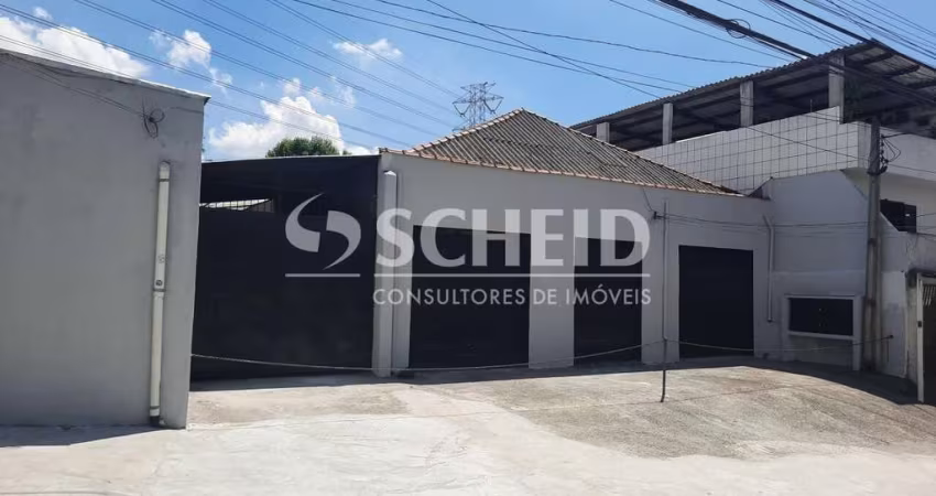 Galpão com Excelente Terreno ao Lado do Metrô Sacomã em total de 484m²