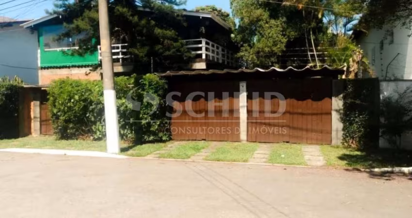 Casa  com 6 dormitorios 1 suite, sala para 2 ambientes, terraço em L, quarto de serviço, lavanderia