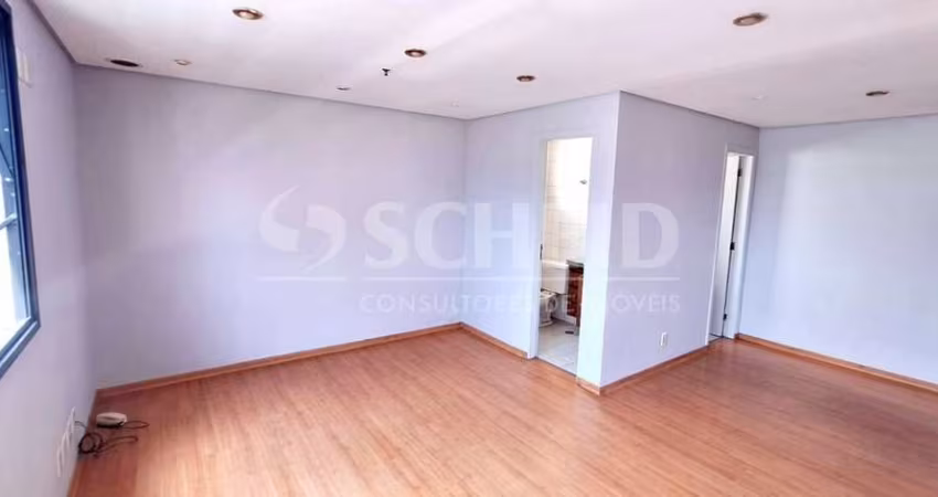 Sala comercial com 16m2 bem estruturada em ótima localização nas Perdizes.