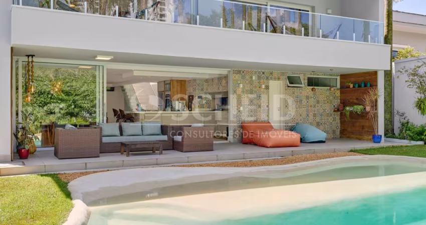 Casa à venda no Jd. Marajoara com 05 suítes, 04 vagas de garagem e piscina aquecida.