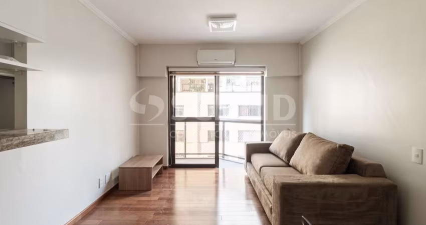 Apartamento mobiliado para locação nos Jardins - Andar alto, sala com varanda, 2 dormitórios, 1 vaga