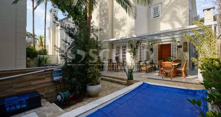 Casa de condomínio Alto da Boa Vista, com 4 suítes e recém reformada !