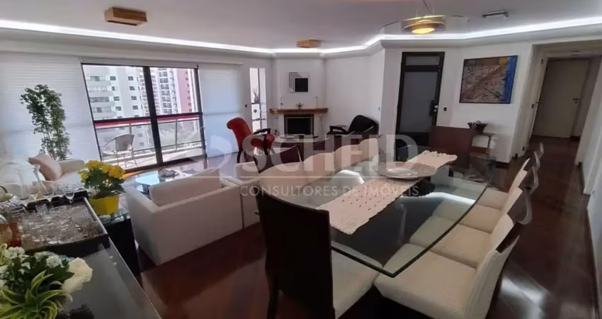 Apartamento semi mobiliado a venda de 171,00m² útil, com 4 quartos e 3 vagas, na Vila Mascote!