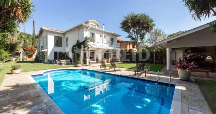 Sobrado á Venda na Granja Julieta com 515m², 5 quartos sendo 3 suítes, 3 vagas.