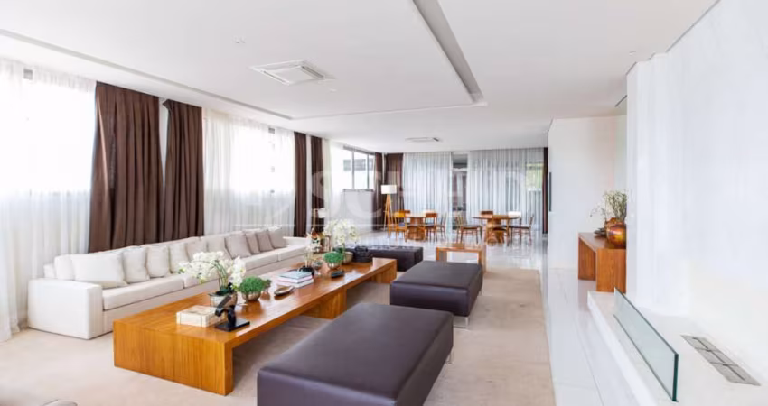 Cobertura á Venda no Campo Belo com 839m², 4 quartos sendo 4 suítes, 7 vagas.