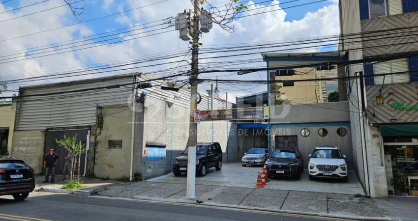 Galpao locação Comercial Pinheiros rua ferreira de Araujo, 4 salas ,1 cozinha ,vestiario, 6 vagas