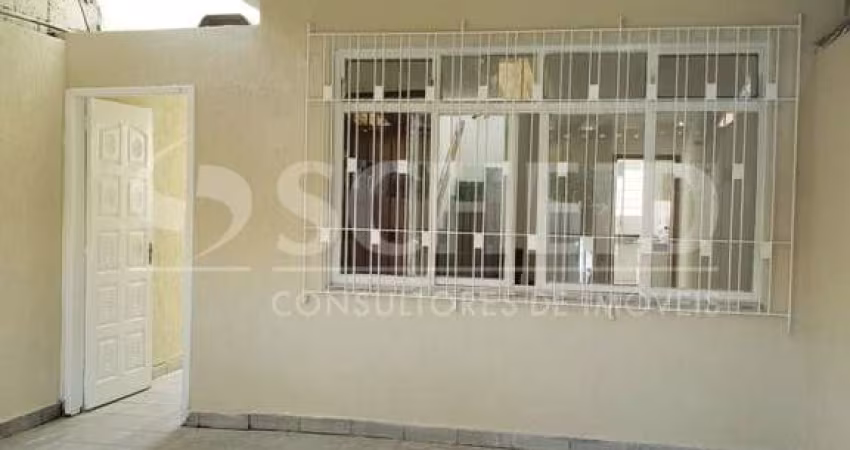 Sobrado com 3 quartos sendo 1 suíte e 2 vagas de garagem próximo a Av. Cupecê.