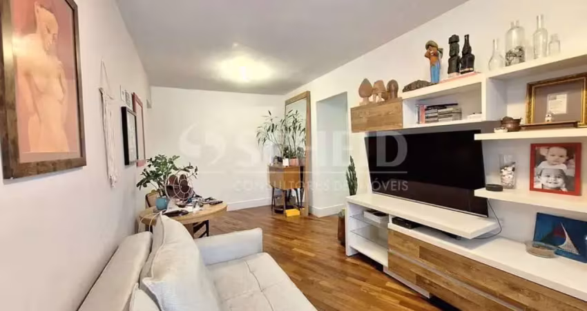 Apartamento a venda ,3 quartos sendo 1 suíte, 2 banheiros  e 2 vagas na garagem