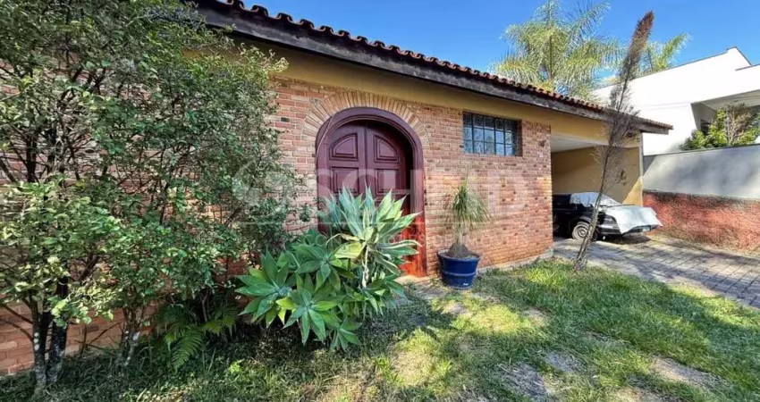 Casa térrea - oportunidade para reforma e modernização no jardim marajoara