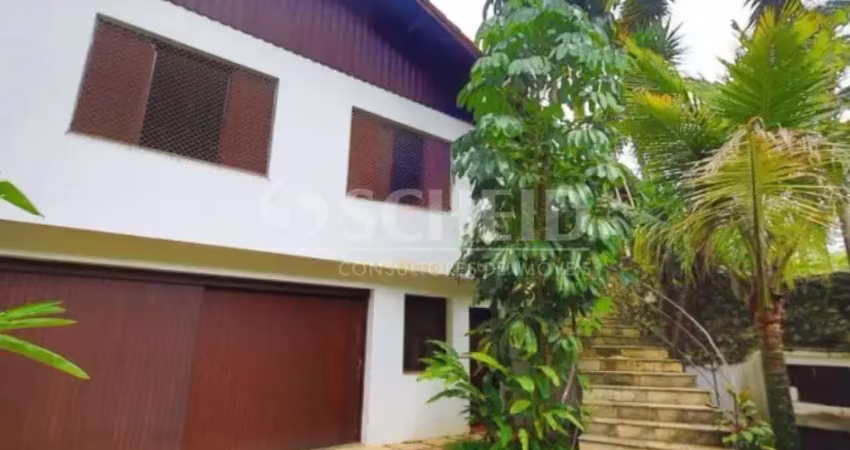 Ampla casa com 4 quartos, piscina e jardim no alto da boa vista!