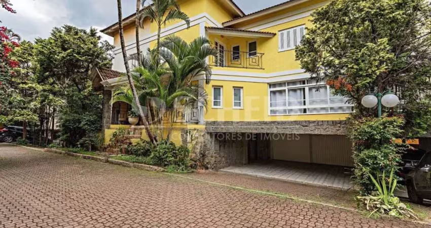 Casa em condomínio alto da boa vista, 4 quartos. 3 suítes, sala, cozinha, 4 banheiros, 5 vagas.