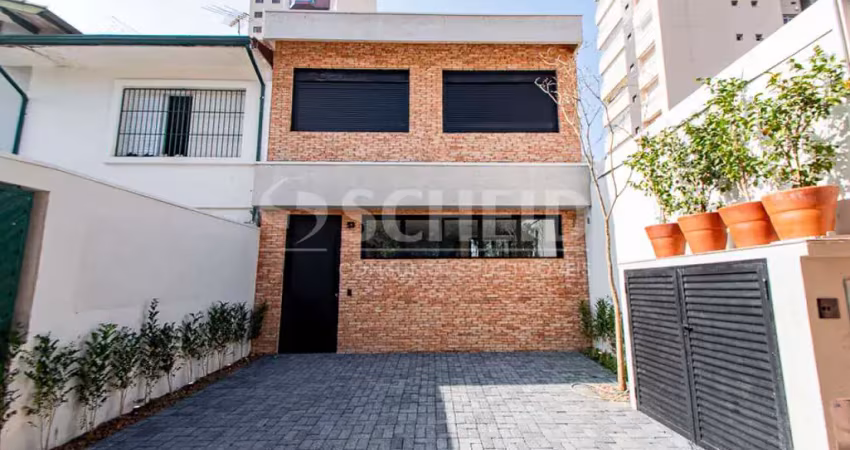 Casa de vila na vila olímpia  3 dormitórios, 2 vagas, quintal com churrasqueira