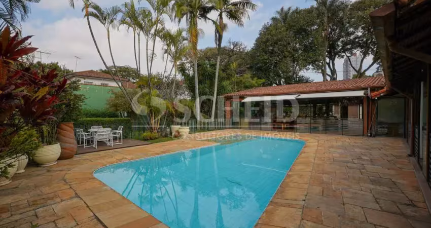 Casa para locação no brooklin paulista. 1500 m² t, 800 ac. 4 quartos  (3 suítes). 6 vagas