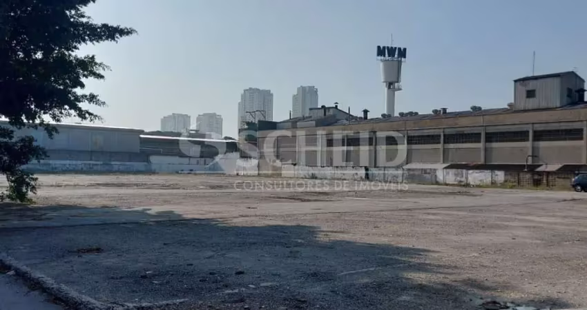 Excelente terreno em área comercial ou residencial com 7.184m² plano, localizado no jardim marajoara