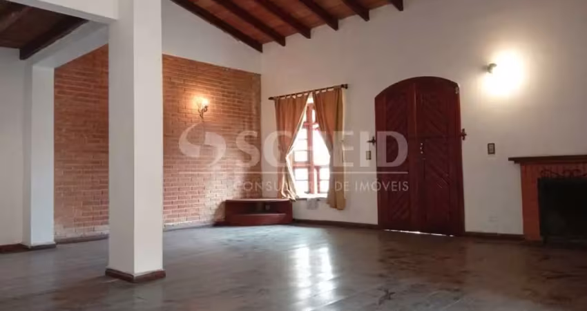 Sobrado de 280 m² com 3 amplos dormitórios sendo 1 suíte, 2 vagas no jardim consórcio.